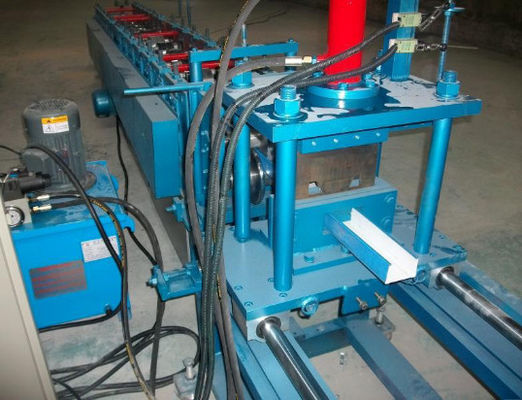 8. Máquina de moldeado de rodillos de metal