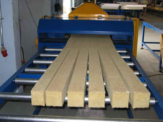 Línea de paneles de sandwich de lana de roca para laminar rollos
