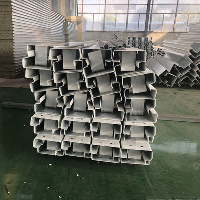 Máquina de moldear vigas para casas de contenedores