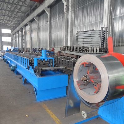Máquina para formar postes de cercas
