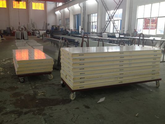 Máquina de fabricación de paneles de refrigeración de camiones de congelación