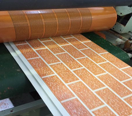 La máquina de hacer paneles de techo de revestimiento de pared de espuma de PU