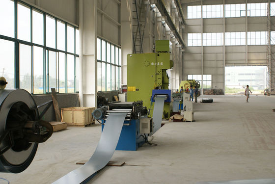 Máquina de moldeado de placas de andamios