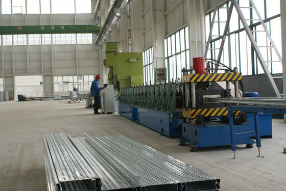 Máquina de moldeado de placas de andamios