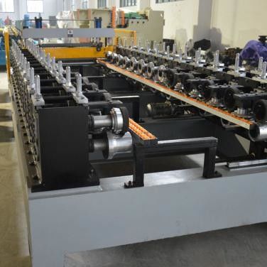 0.6mm Roof Panel Roll Forming Z Lock EPS Panel Sandwich Línea