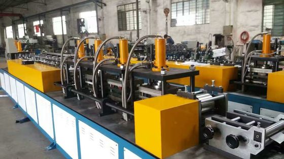Máquina de moldeado de paredes secas