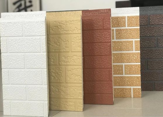 Los paneles de pared aislados de plástico de espuma de poliéster