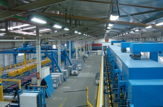Máquina de paneles de sándwich de PU PIR continuo CE para paredes exteriores