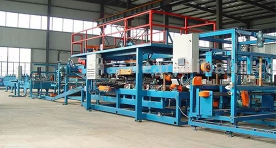Máquina de moldeado de rodillos de techo de paneles de sándwich EPS para lana de piedra