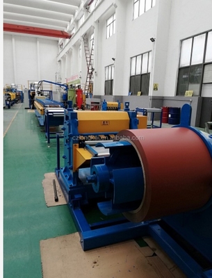 Línea de paneles sandwich de PU de 380 mm para estructuras de acero Edificio prefabricado