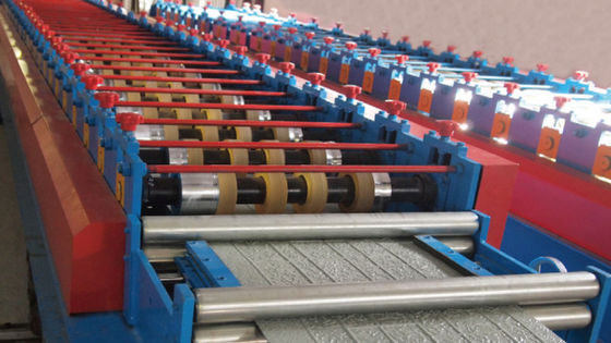 La máquina de hacer paneles de techo de revestimiento de pared de espuma de PU